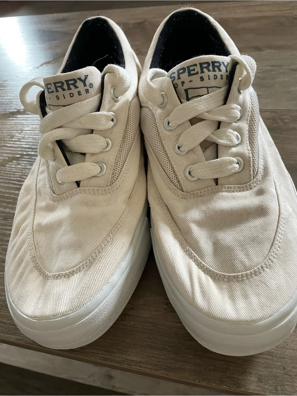 Sperry Top Sider Men’s 9.5 White lace up canvas mesh boat shoes/Sneakers